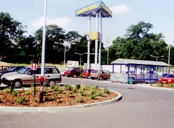 Parking przed Castoram�